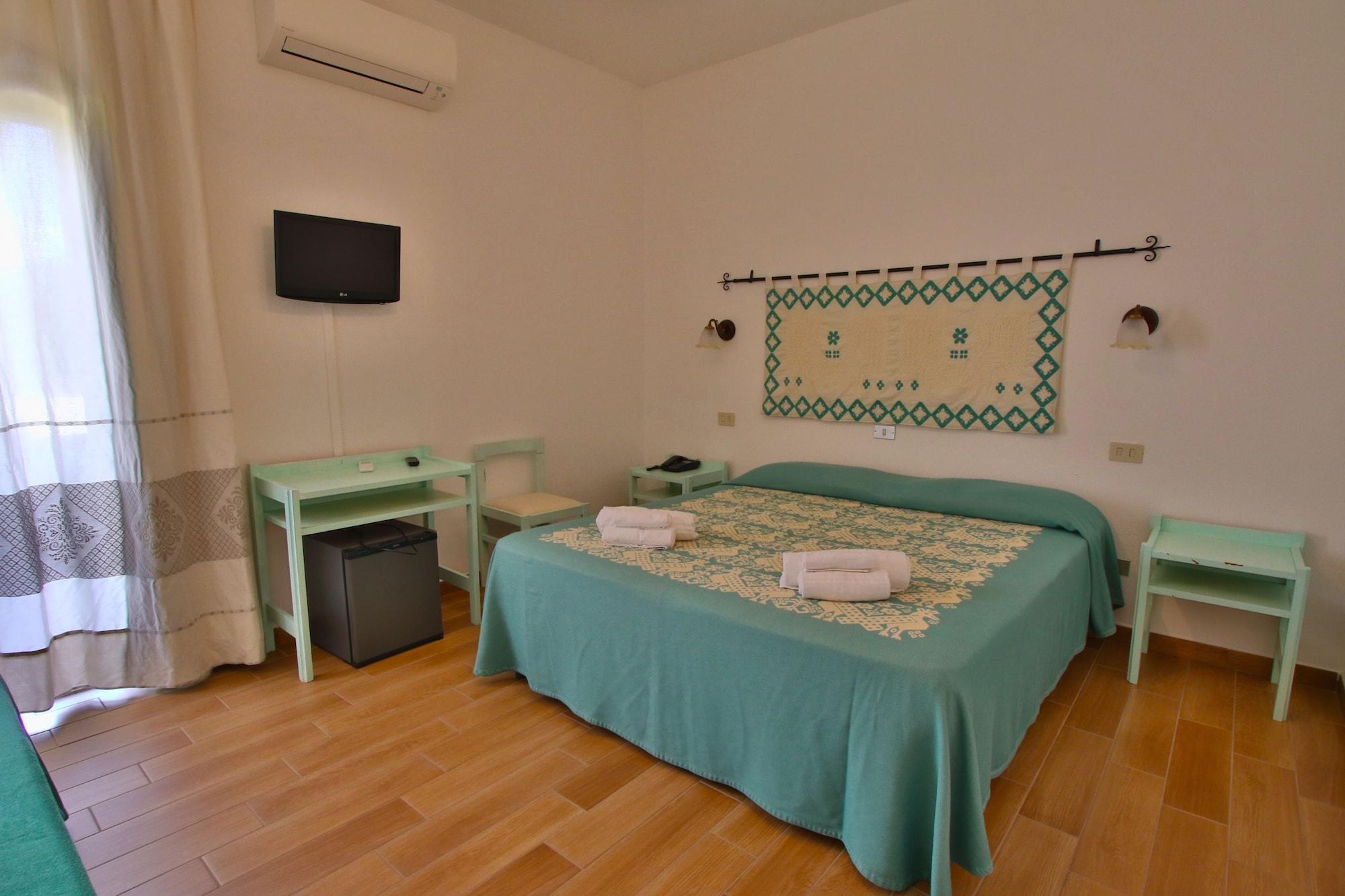 Hotel Le Mimose San Teodoro  Eksteriør billede
