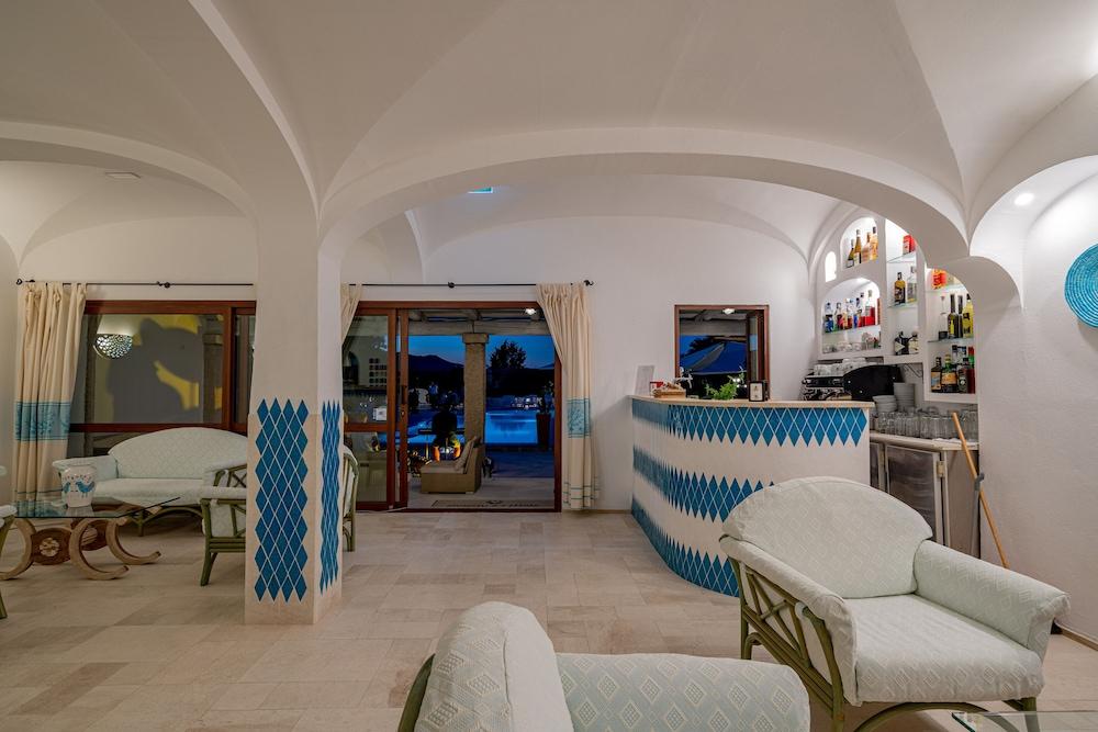 Hotel Le Mimose San Teodoro  Eksteriør billede