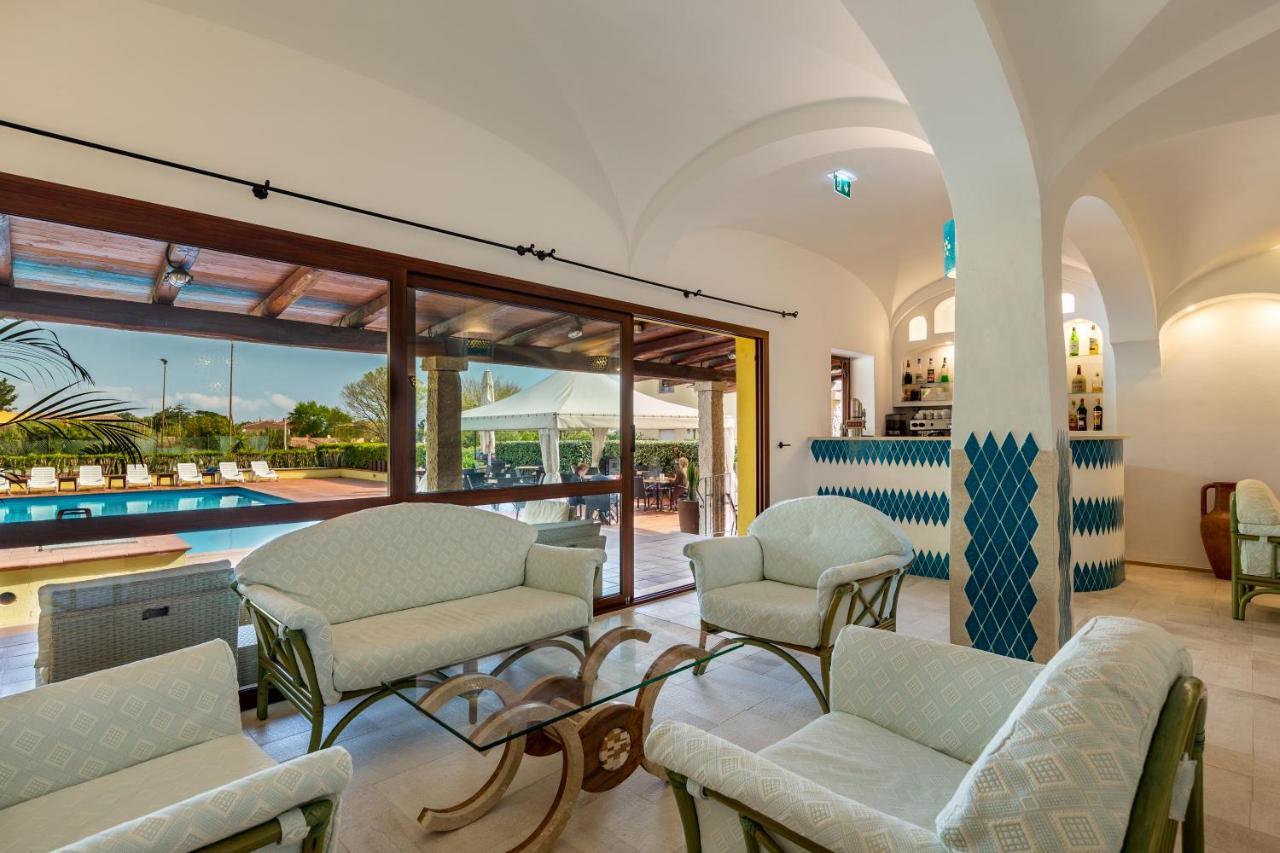 Hotel Le Mimose San Teodoro  Eksteriør billede