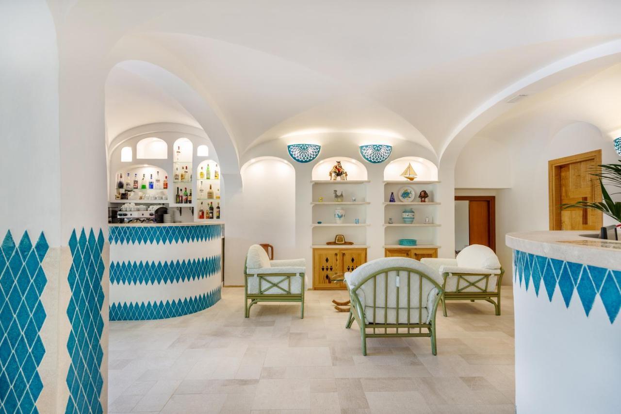 Hotel Le Mimose San Teodoro  Eksteriør billede
